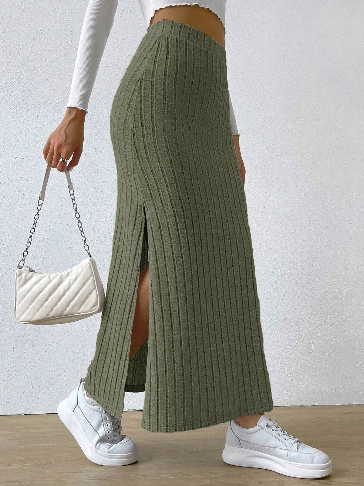 2026 Fashion Spring/Summer New Collection: High-waisted, Side-split, Fitted, Knitted Mini Skirt for Women.