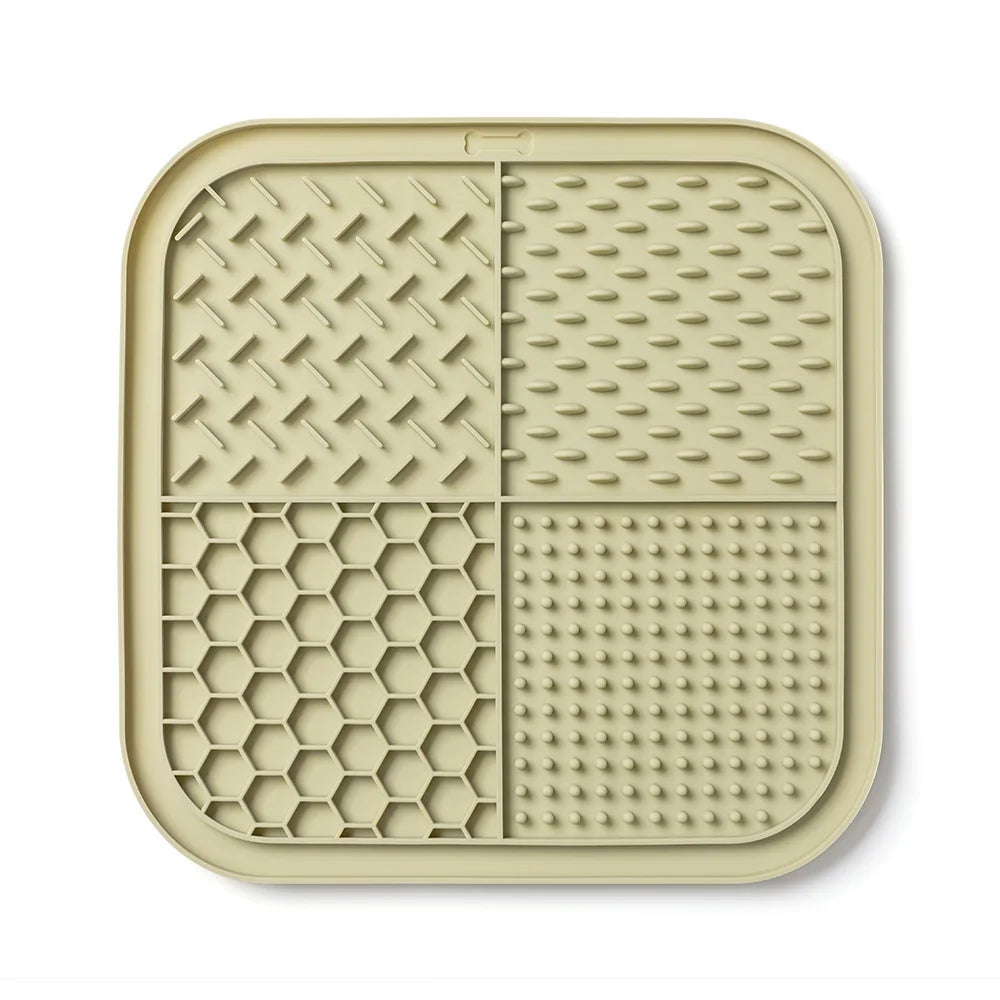 New Pet Silicone Licking Mat Slow Food Maker with Powerful Suction Cup Anti-slip Dog and Cat Feeding Mat Pet Food Mat