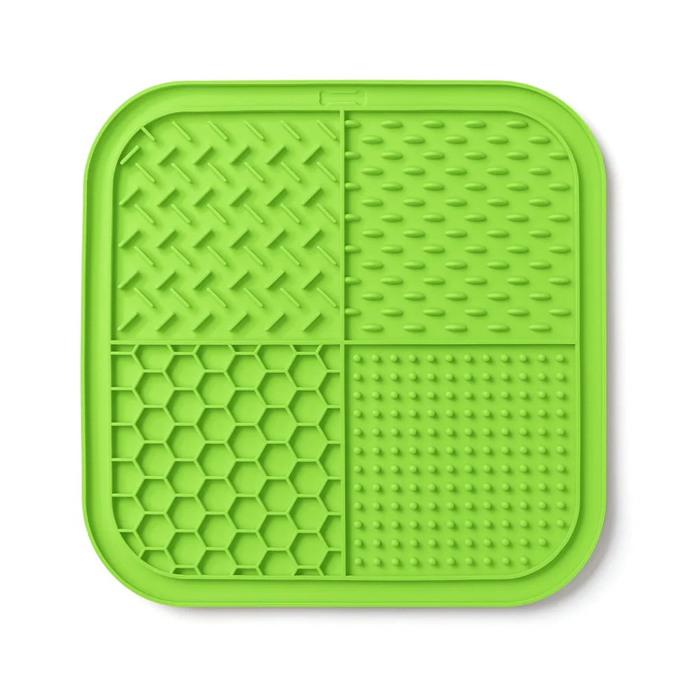 New Pet Silicone Licking Mat Slow Food Maker with Powerful Suction Cup Anti-slip Dog and Cat Feeding Mat Pet Food Mat