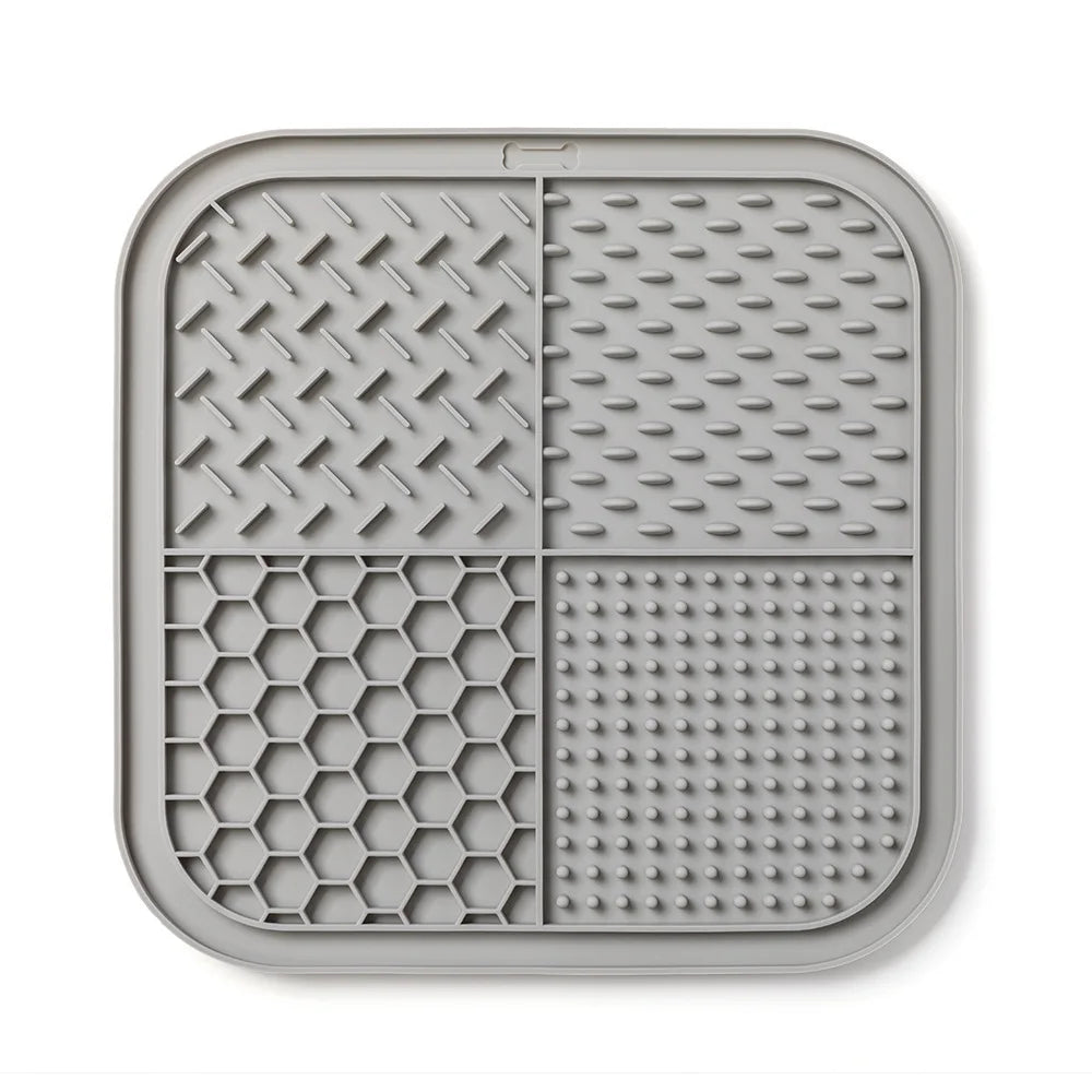 New Pet Silicone Licking Mat Slow Food Maker with Powerful Suction Cup Anti-slip Dog and Cat Feeding Mat Pet Food Mat