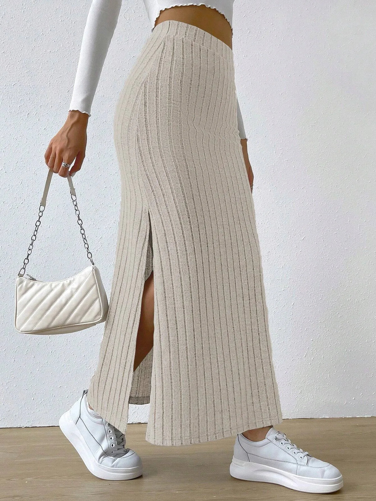 2026 Fashion Spring/Summer New Collection: High-waisted, Side-split, Fitted, Knitted Mini Skirt for Women.