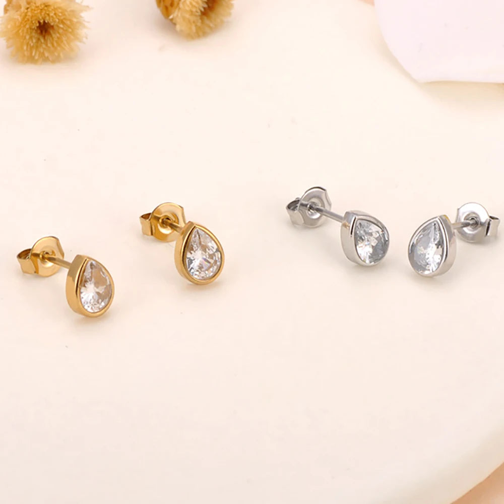 Lokaer Delicate Teardrop Cubic Zirconia Crystal Pendant Necklace Gold PVD Plated Stainless Steel Women's Party Jewelry N25022